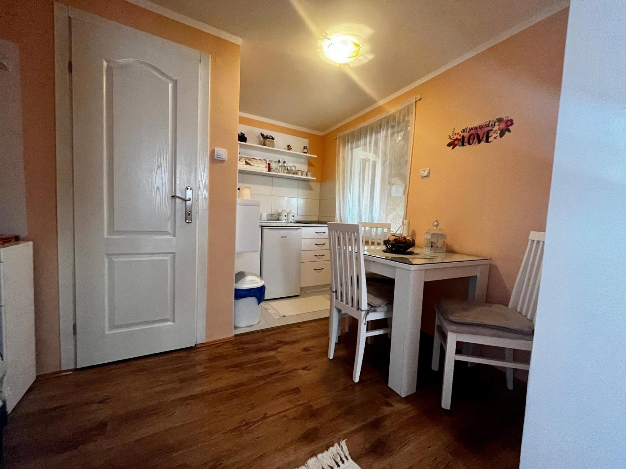Apartman Simona Vrdnik Exterior foto